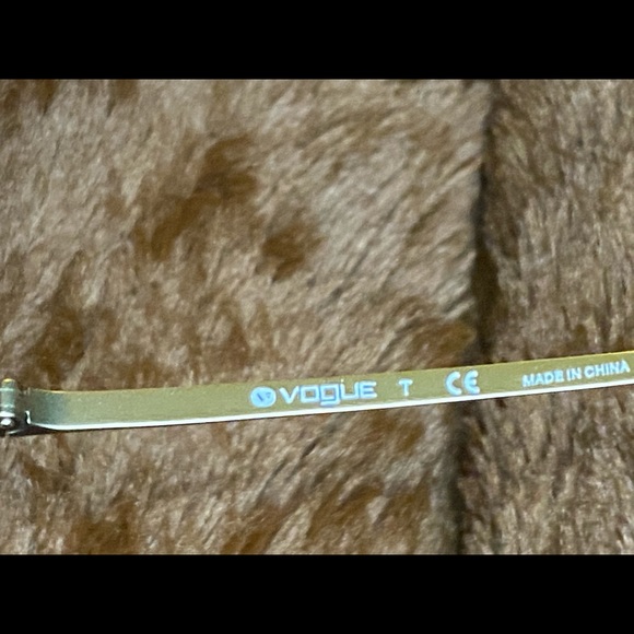 New Gold Double Bridge Vogue Sunglasses w Case - Picture 9 of 12